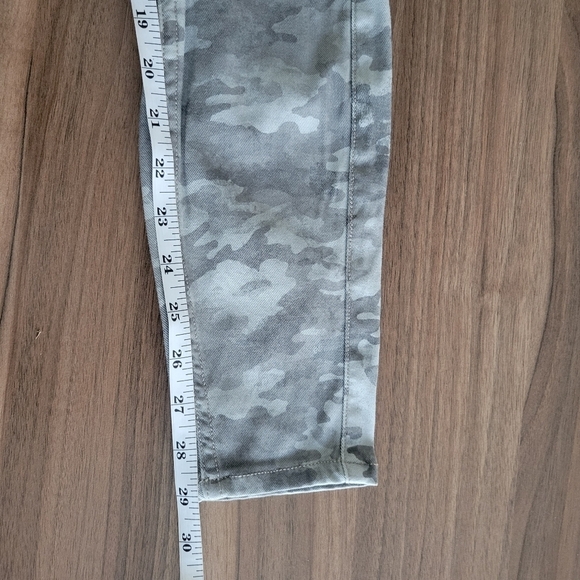 SPANX Women's Stretch Twill Ankle Cargo Pant Stone Wash Camo Size XS - Picture 7 of 9